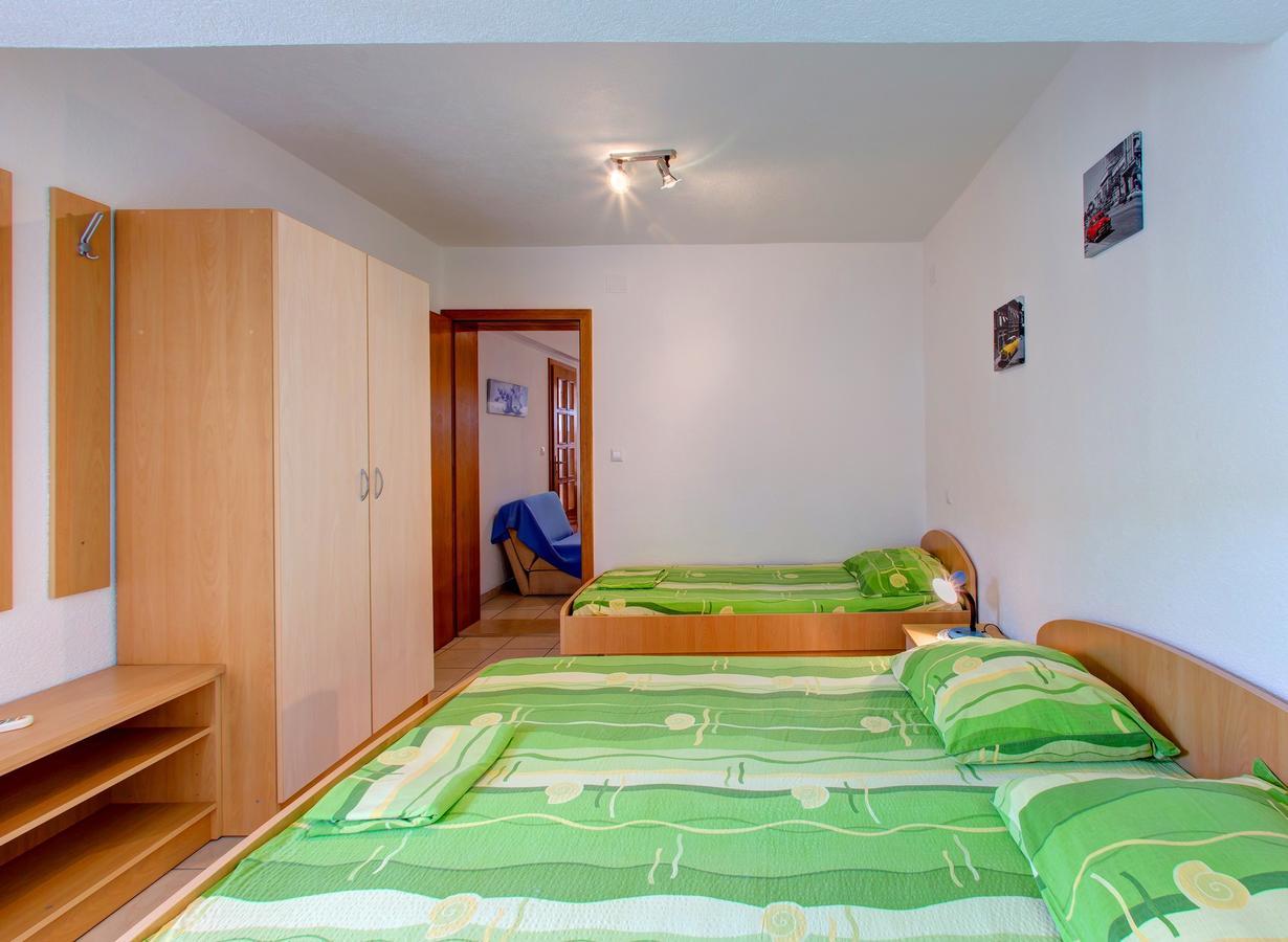 D&m Apartment Neum