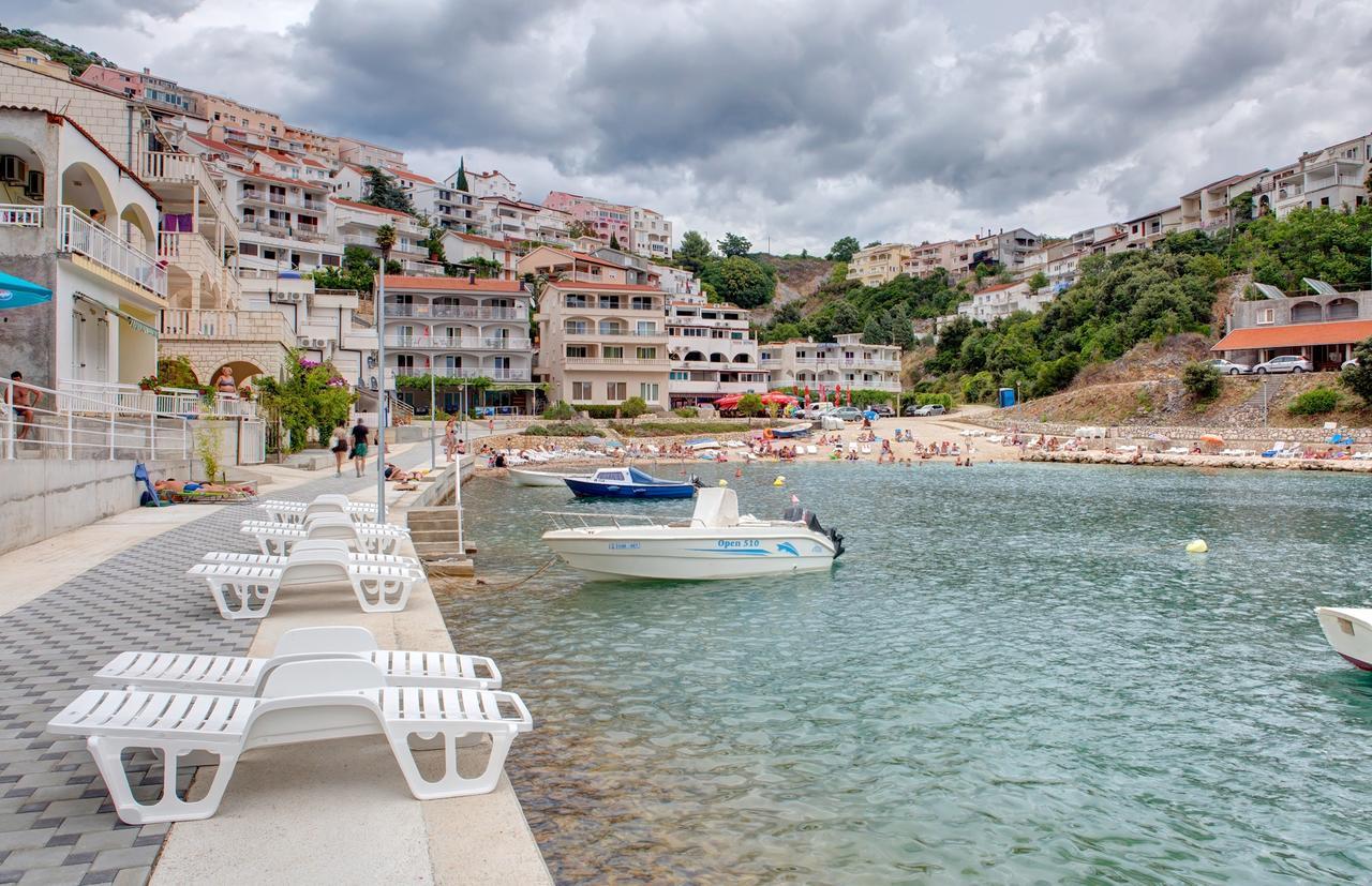 D&m * Neum