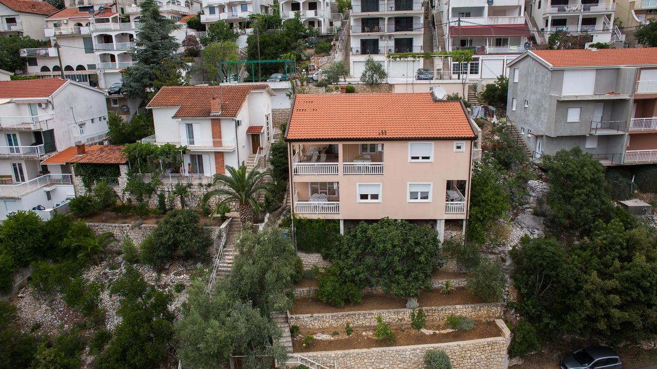 D&m Neum